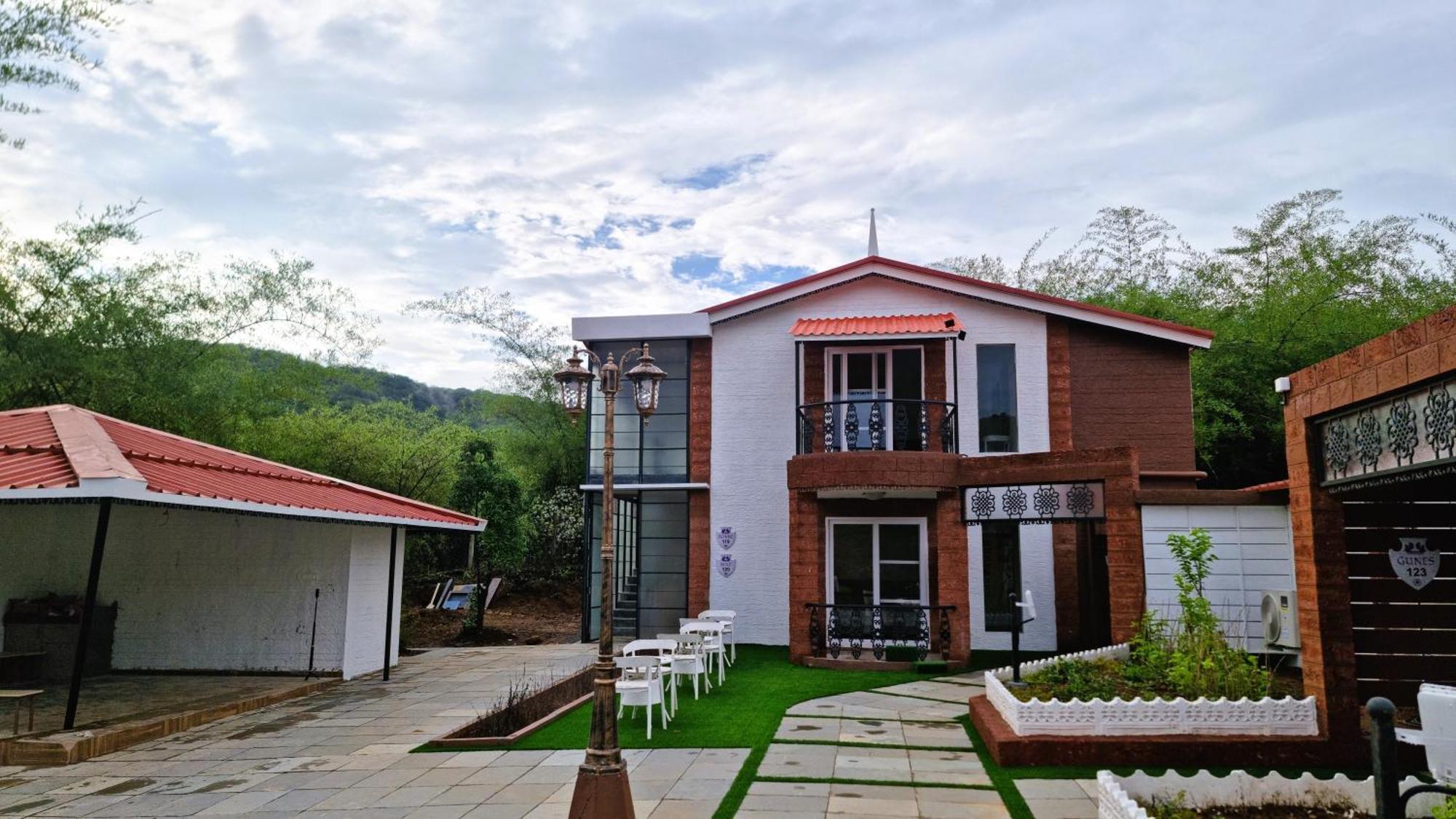 Nostravila Lonavala Exterior foto