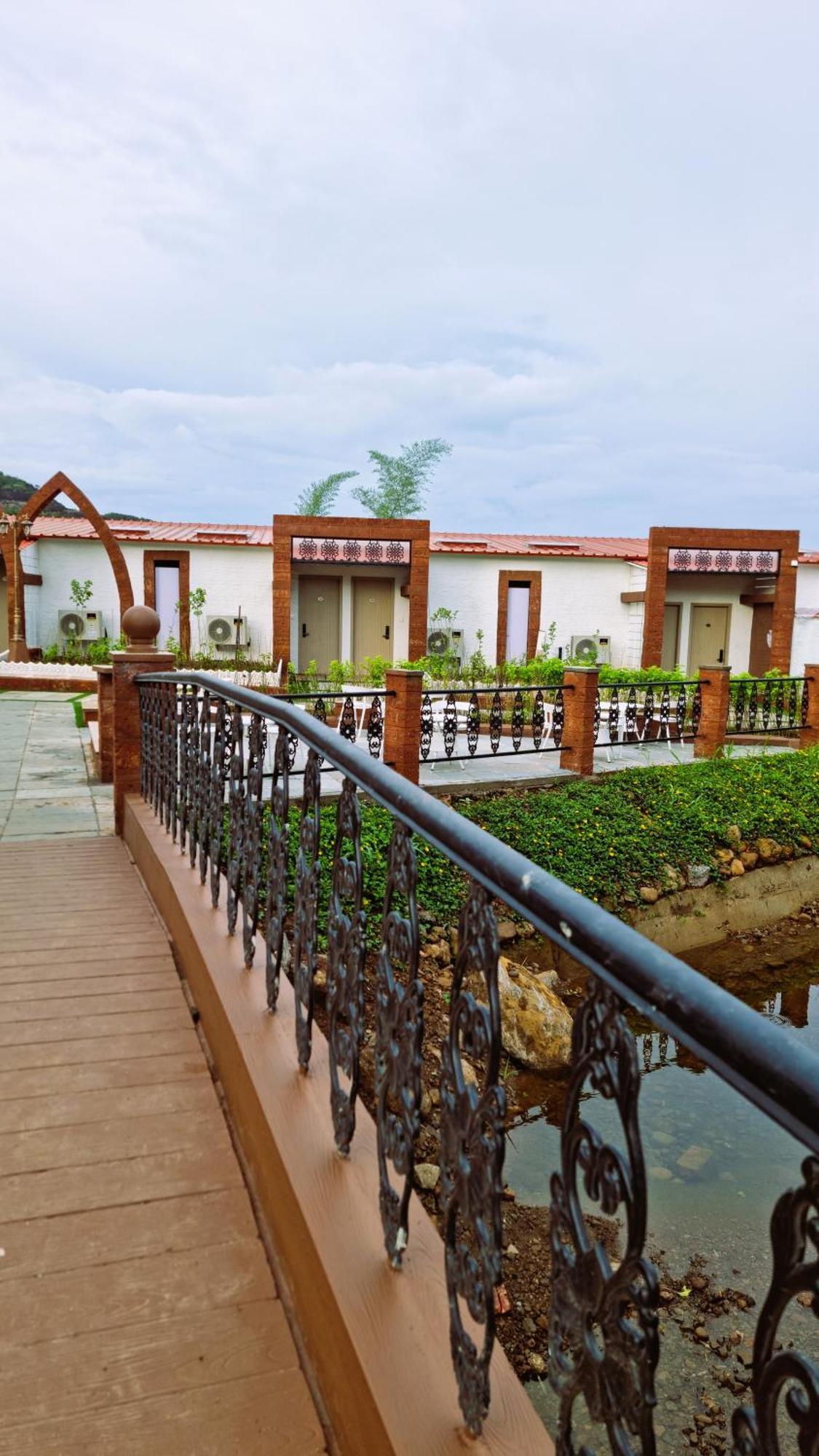 Nostravila Lonavala Exterior foto