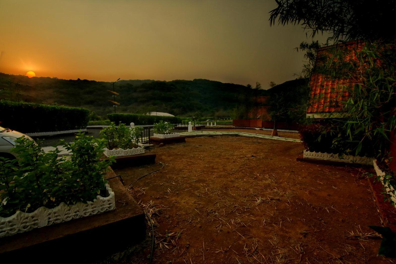 Nostravila Lonavala Exterior foto